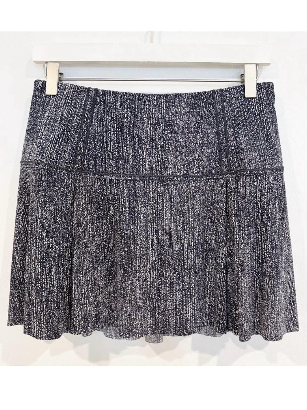 Lululemon Lost in Pace Skort Size 6 Tall Black Country Club Preppy Tennis Prep
